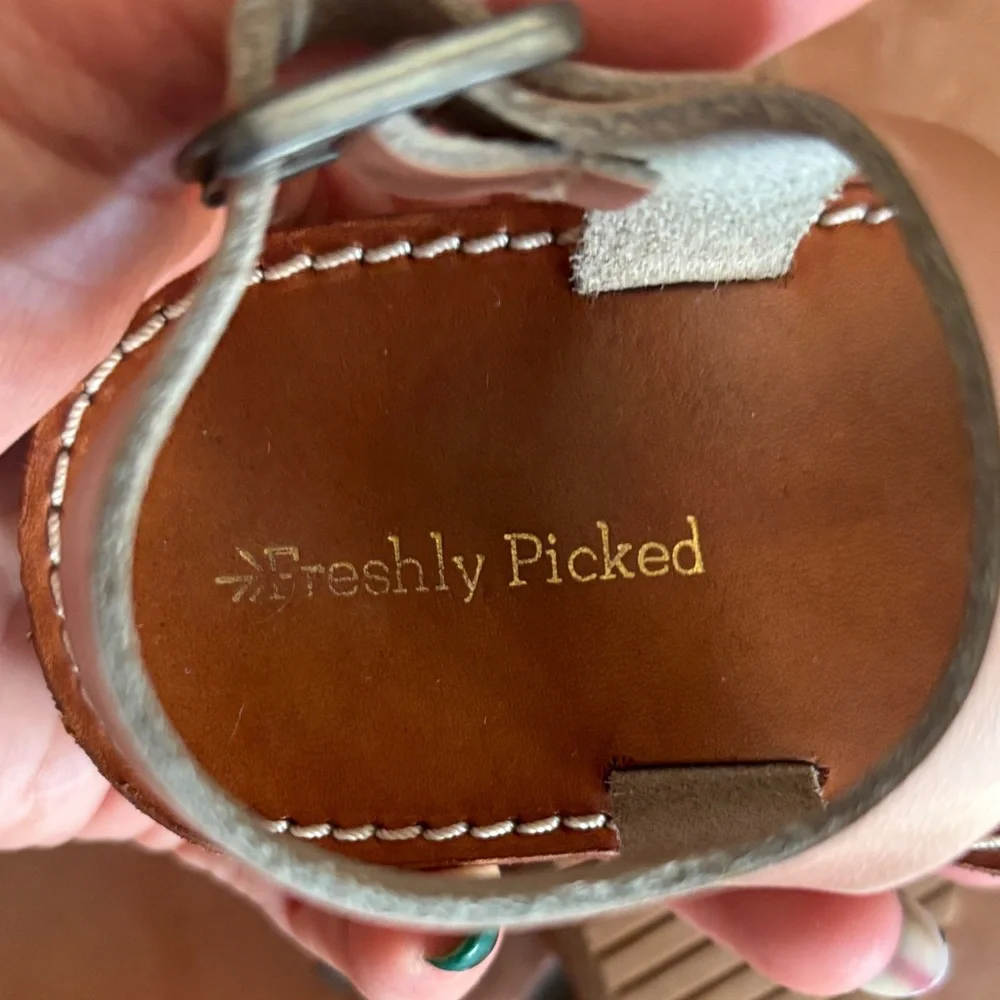 Freshly Picked | Carmel Sandal in rose gold | sz 6